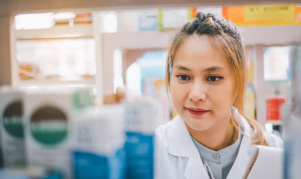 Compounding pharmacy in Dallas TX preparing customized medications for patients