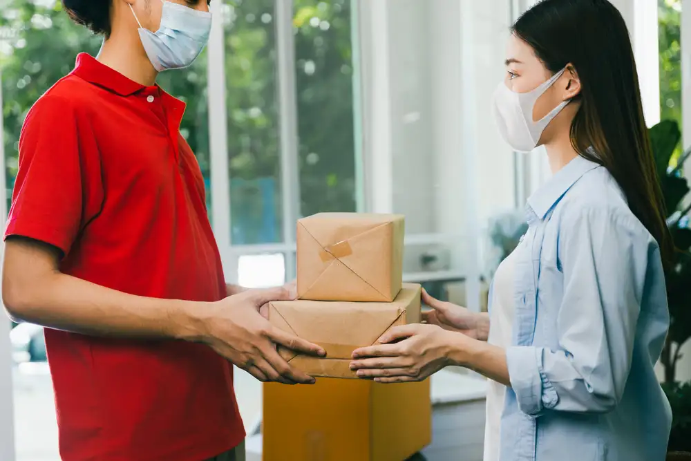 Fast pharmacy delivery service in Rockwall TX bringing medicine to doorstep